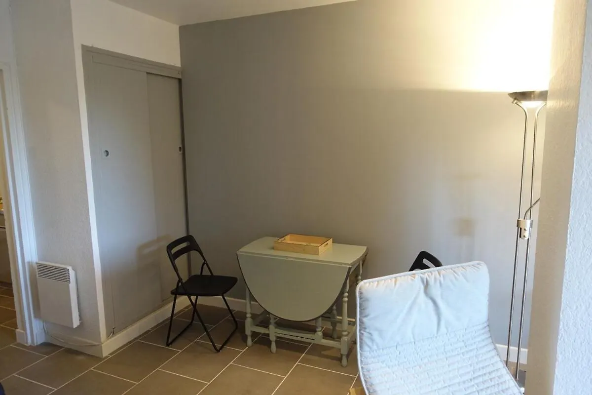 Studio Villeneuve-Les-Avignon Terrasses Sous Les Pins