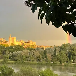 Charmante Petite Maison Avec Vue Panoramique, En Centre Historique, Proche D'avignon, Ancienne, Renovee, Climatisee, Terrasse, Parking Public Gratuit Ferienhaus
